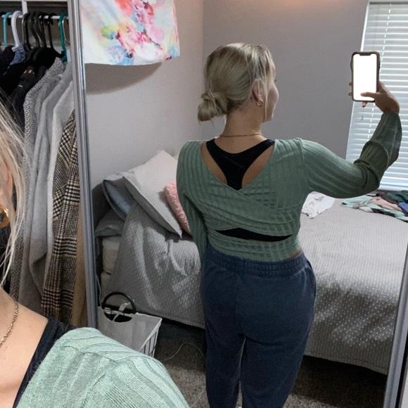 mostly mediums, all $10 except jeans $15 - Picture 6 of 8